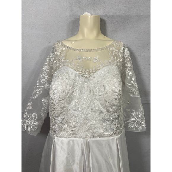 Wedding dress / white - Picture 2 of 16